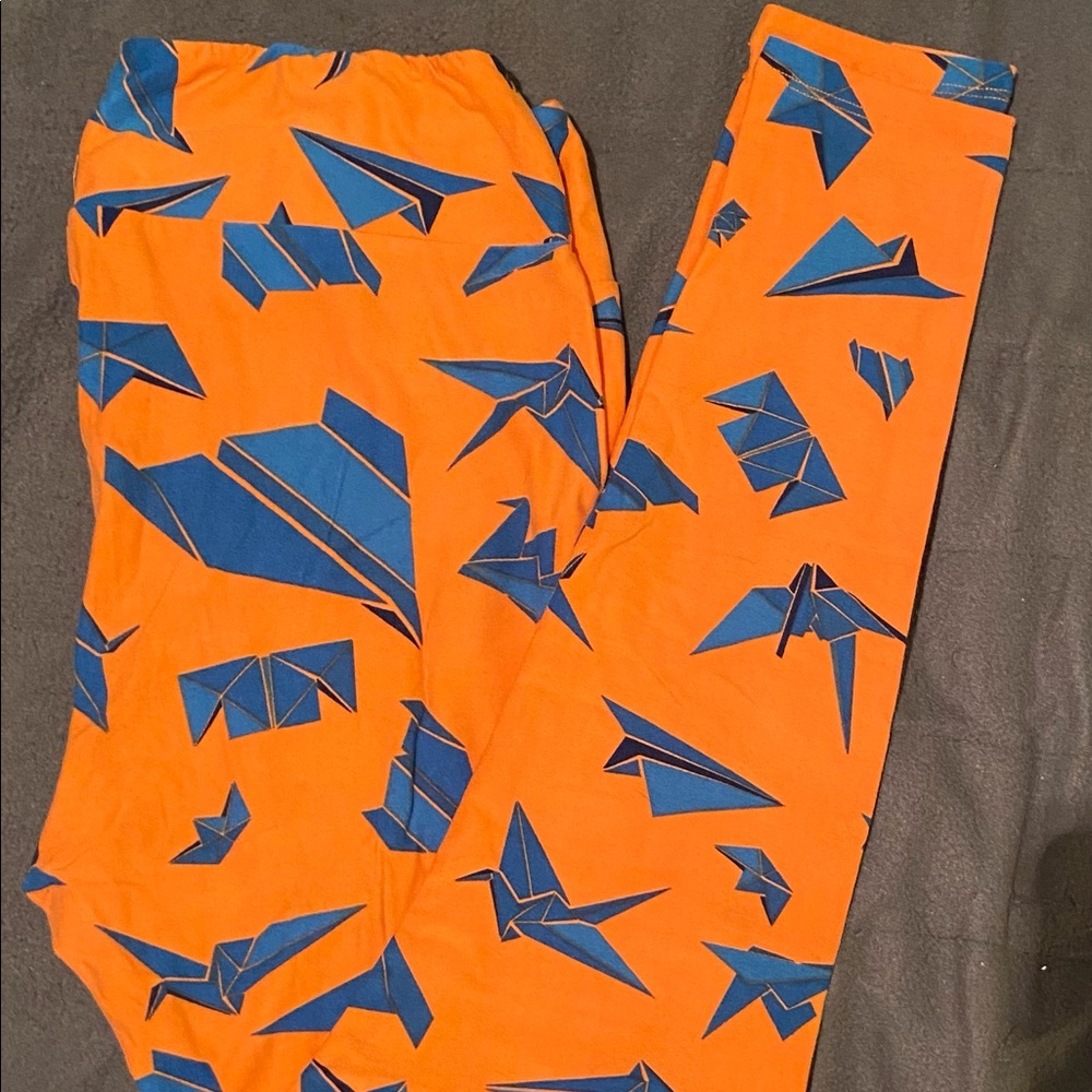 Lularoe TC leggings brand new never worn.